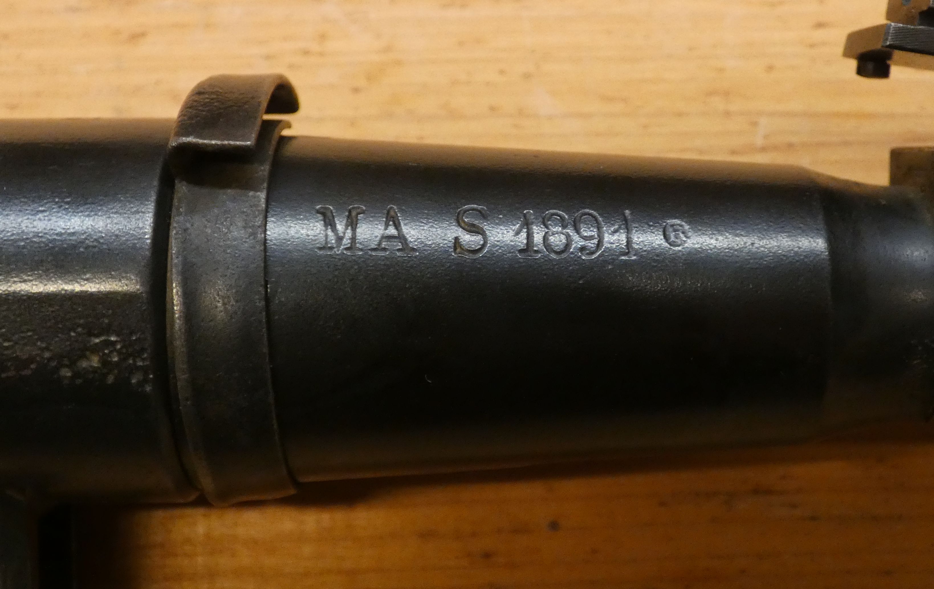 présentation d'une carabine Mle 1890 transformée 1916 07
