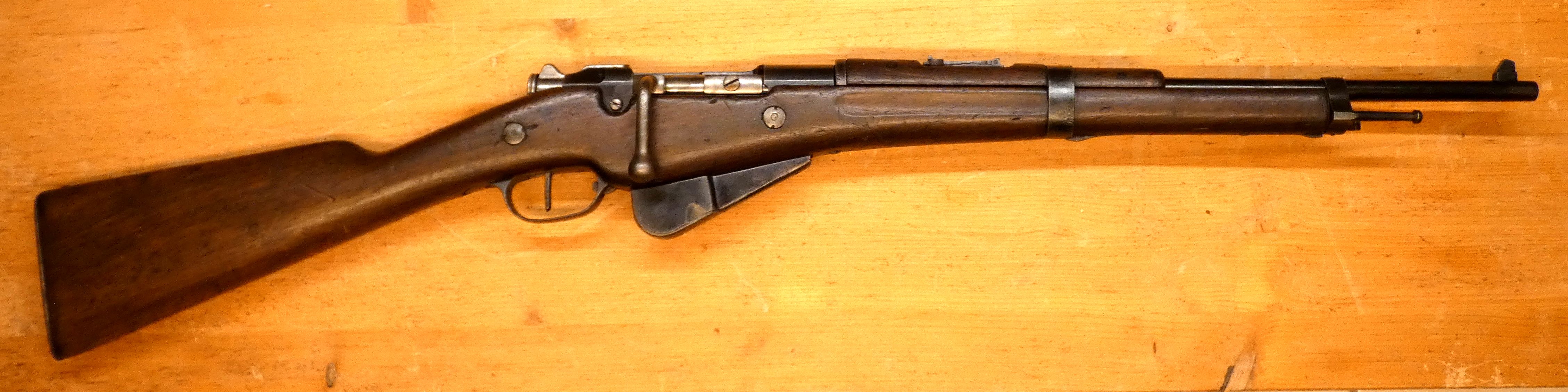présentation d'une carabine Mle 1890 transformée 1916 20