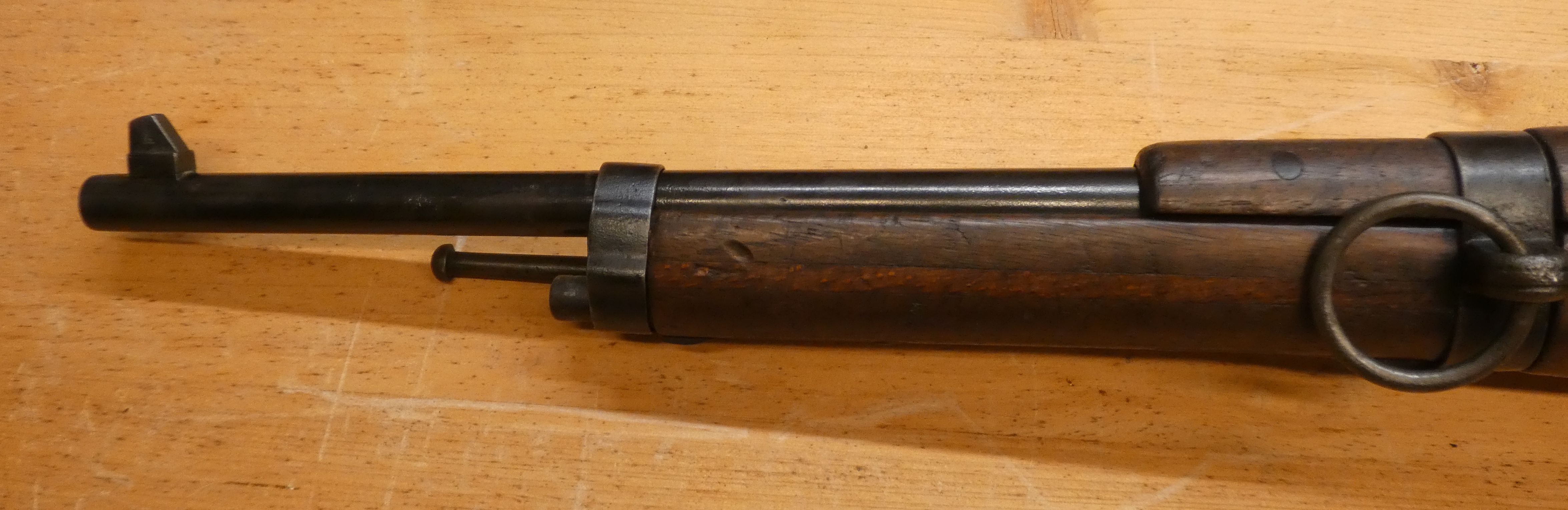 présentation d'une carabine Mle 1890 transformée 1916 24